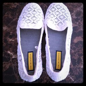 Aeropostale white flats